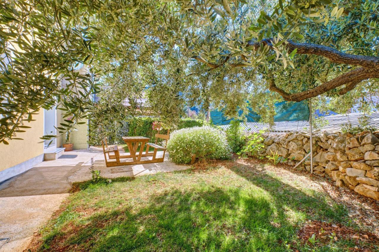 Sven Apartment Veli Losinj Exterior photo